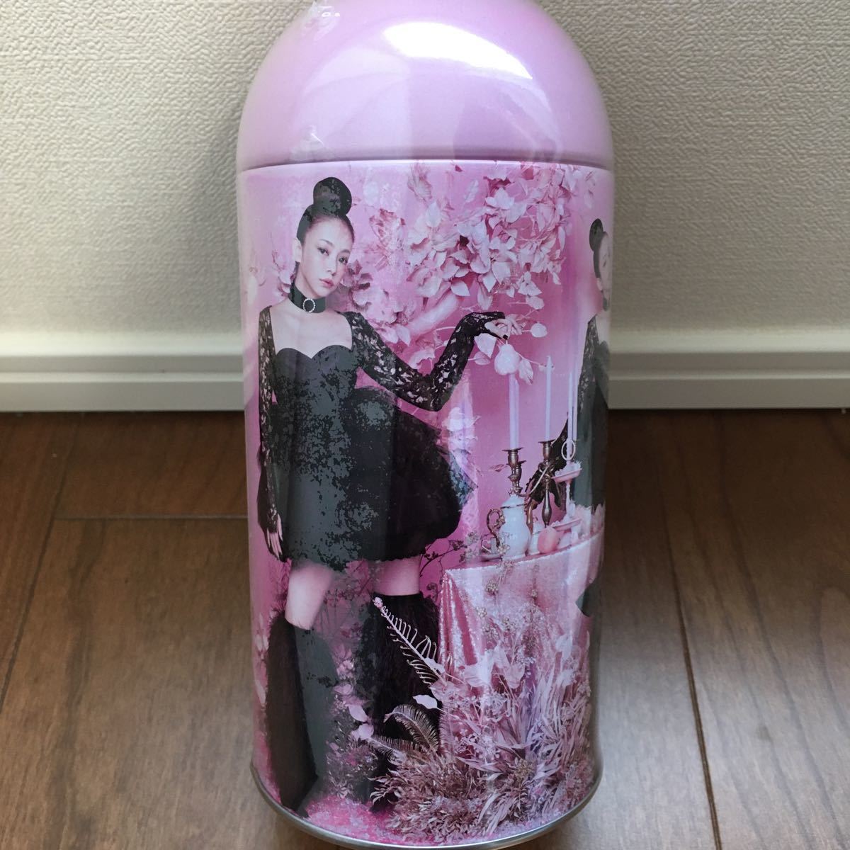 ●期間限定値下！激レア 新品 未開封 安室奈美恵 ファイナリー finally クッキー ビスケット缶 貯金箱 ハンドタオル pink グッズ 小物入れ_画像3