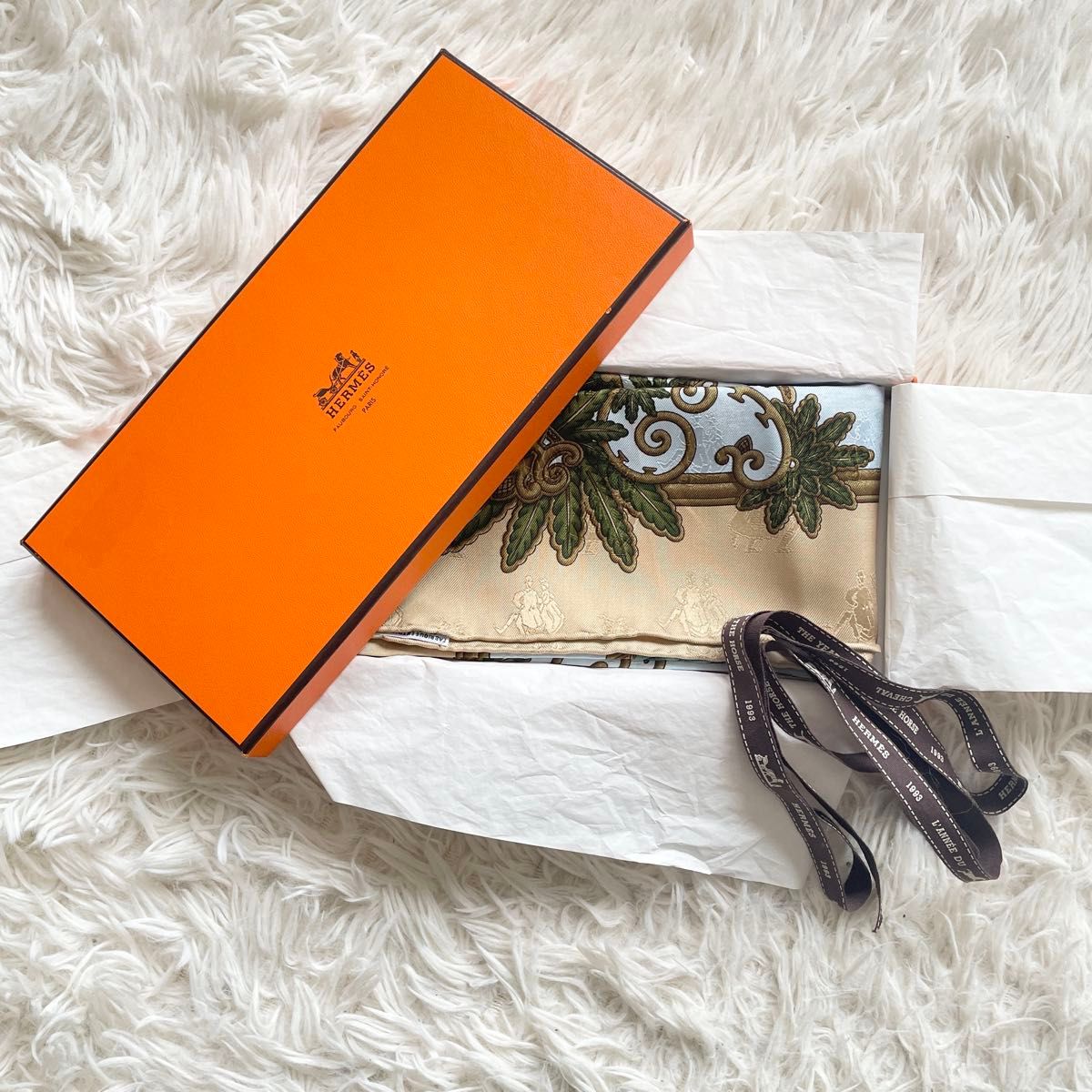超美品】HERMES エルメス カレ90 スカーフ 冬の愉しみ Joies d 超美品】HERMES エルメス カレ90 スカーフ 冬の愉しみ Joies d