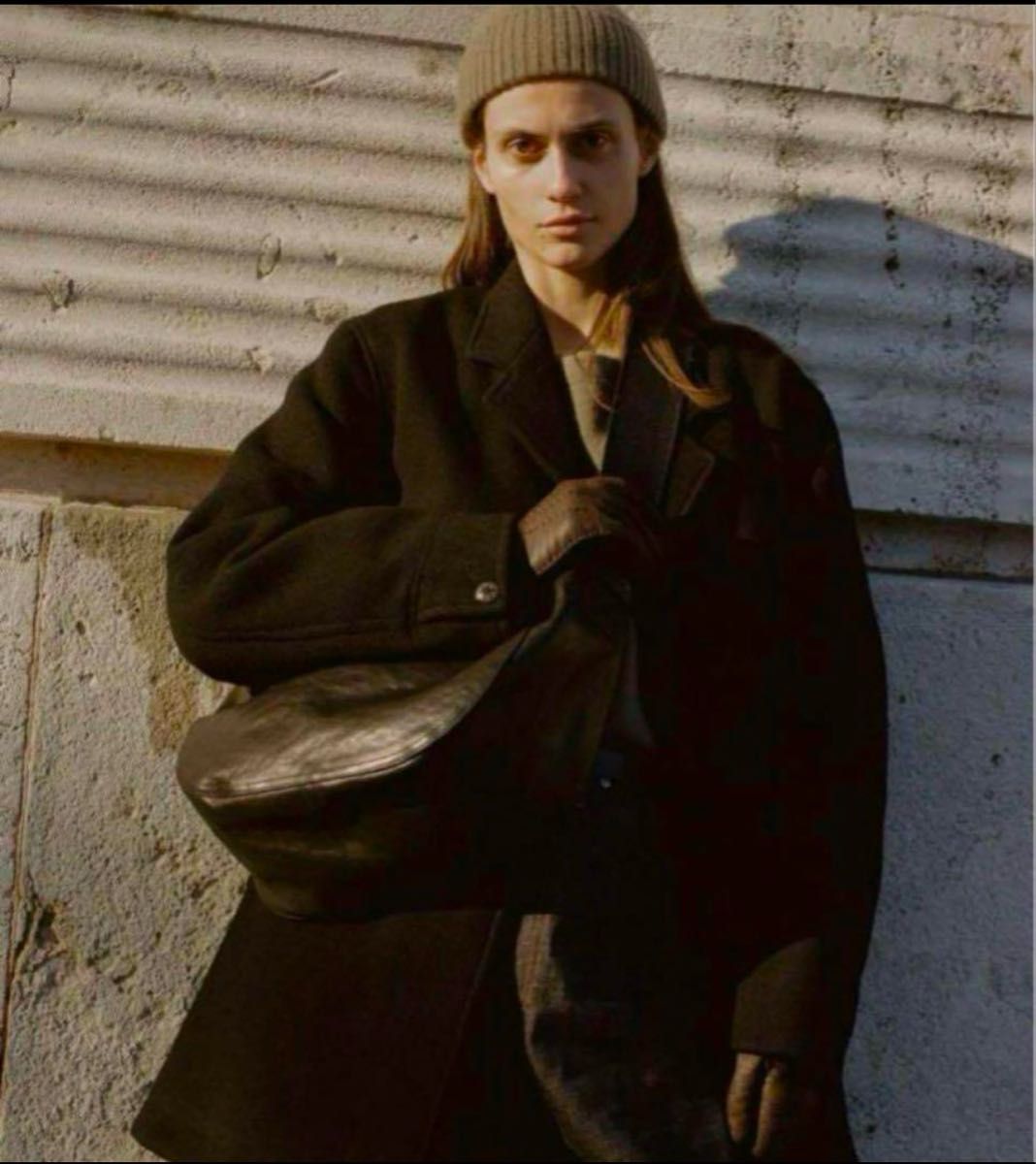 T T (Taiga Takahashi) NEWSBOY BAG Lot 004 black leather T T (Taiga Takahashi) NEWSBOY BAG Lot 004 black leather