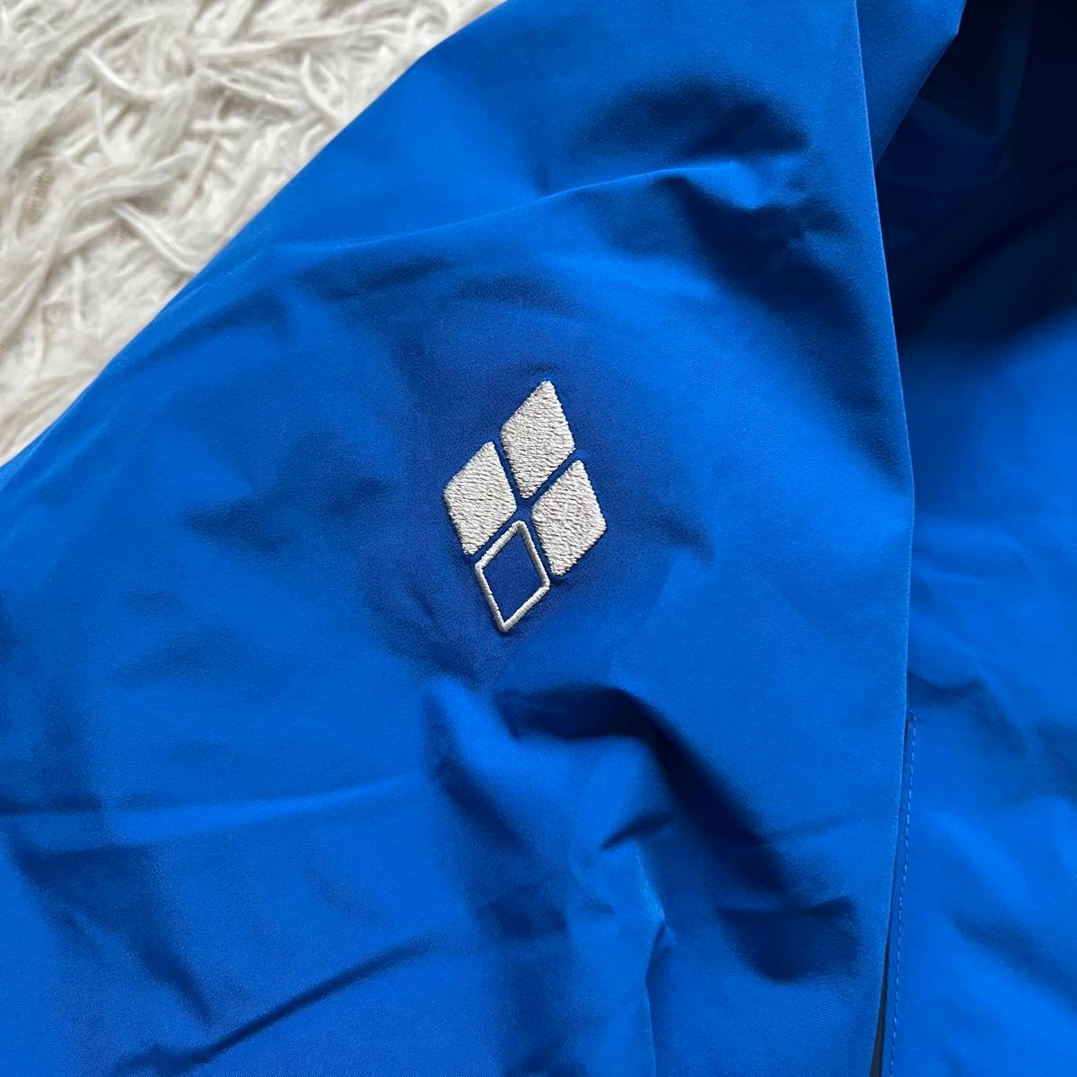 新品タグ付き】現行 mont-bell モンベル ドロワットパーカ L 青 新品タグ付き】現行 mont-bell モンベル ドロワットパーカ L 青