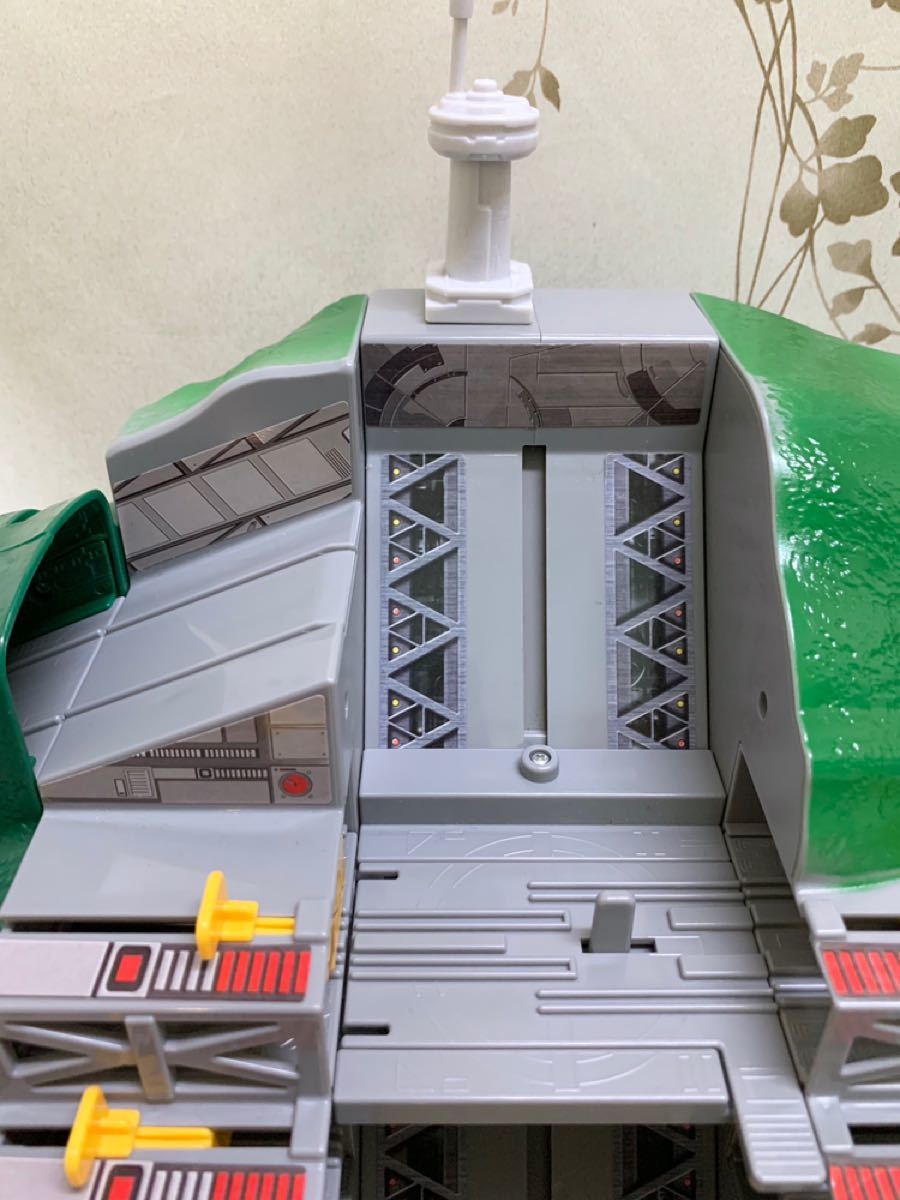 ウルトラマン コスモス トレジャーベース 人工秘密基地 2001 ウルトラマン コスモス トレジャーベース 人工秘密基地 2001