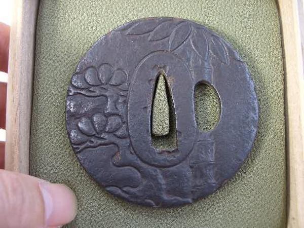 日本刀鉄鍔（竹の図）