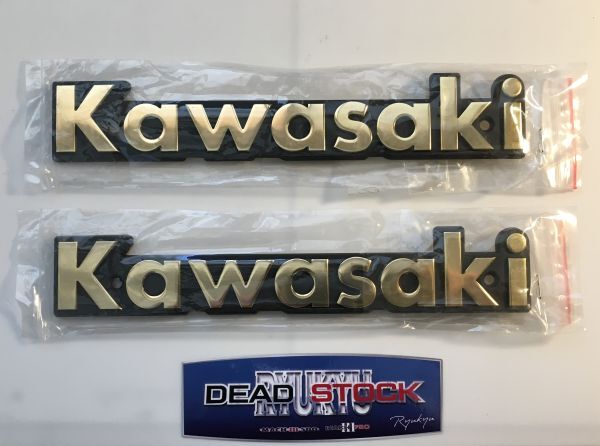 Kawasaki 旧ロゴ ロングピッチ エンブレム 140mm シルバー Kawasaki 旧ロゴ ロングピッチ エンブレム 140mm シルバー