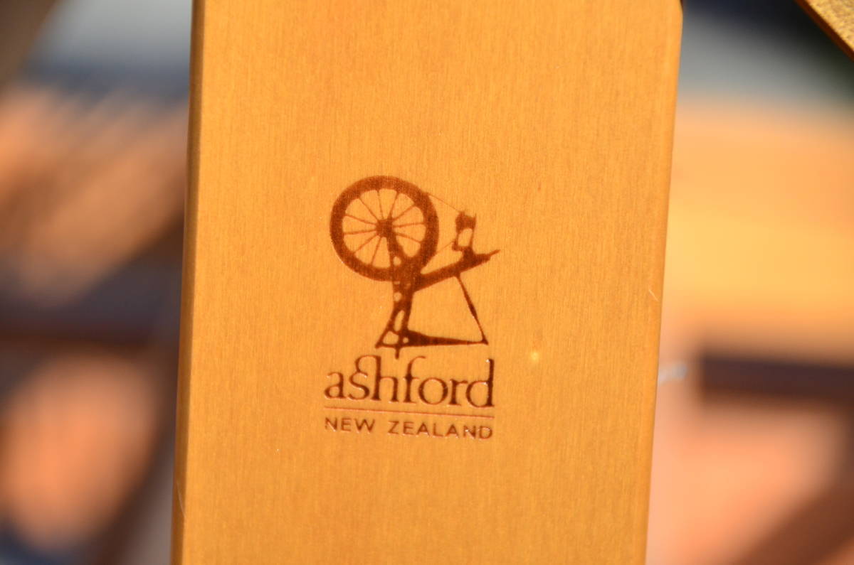 アッシュフォード テーブルルーム ashford 手織り機 4シャフト 60cm ニュージーランド シルバービーチ材 整経枠 スタンド付 画像21枚掲載中_画像8