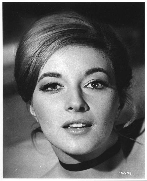 [ photo 8x10] mites ela*bi Anne ki12A movie woman super photograph ( large ) 007 Russia .. love ....