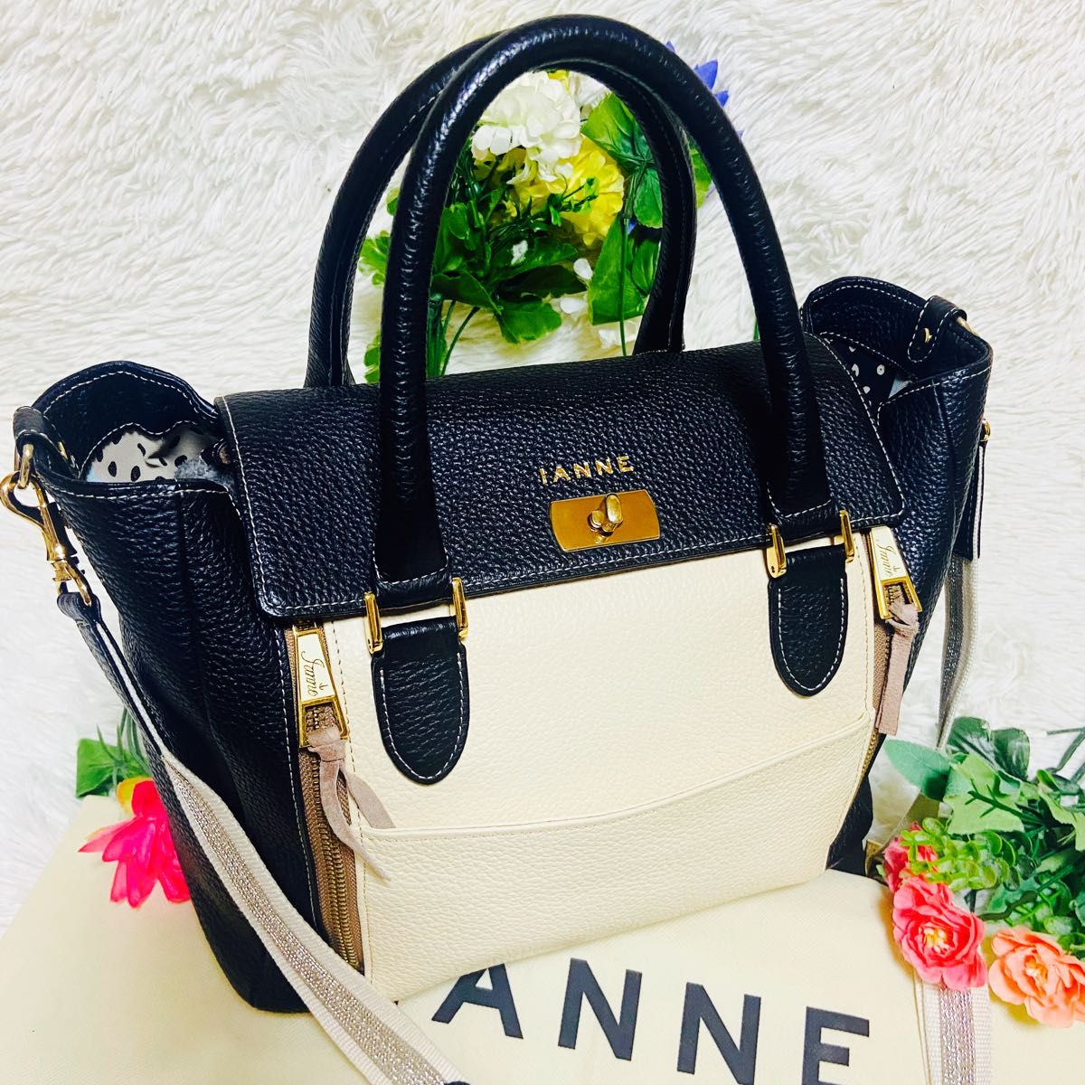 本革 IANNE イアンヌ ハンドバッグ ショルダーバッグ パンダ 本革 IANNE イアンヌ ハンドバッグ ショルダーバッグ パンダ