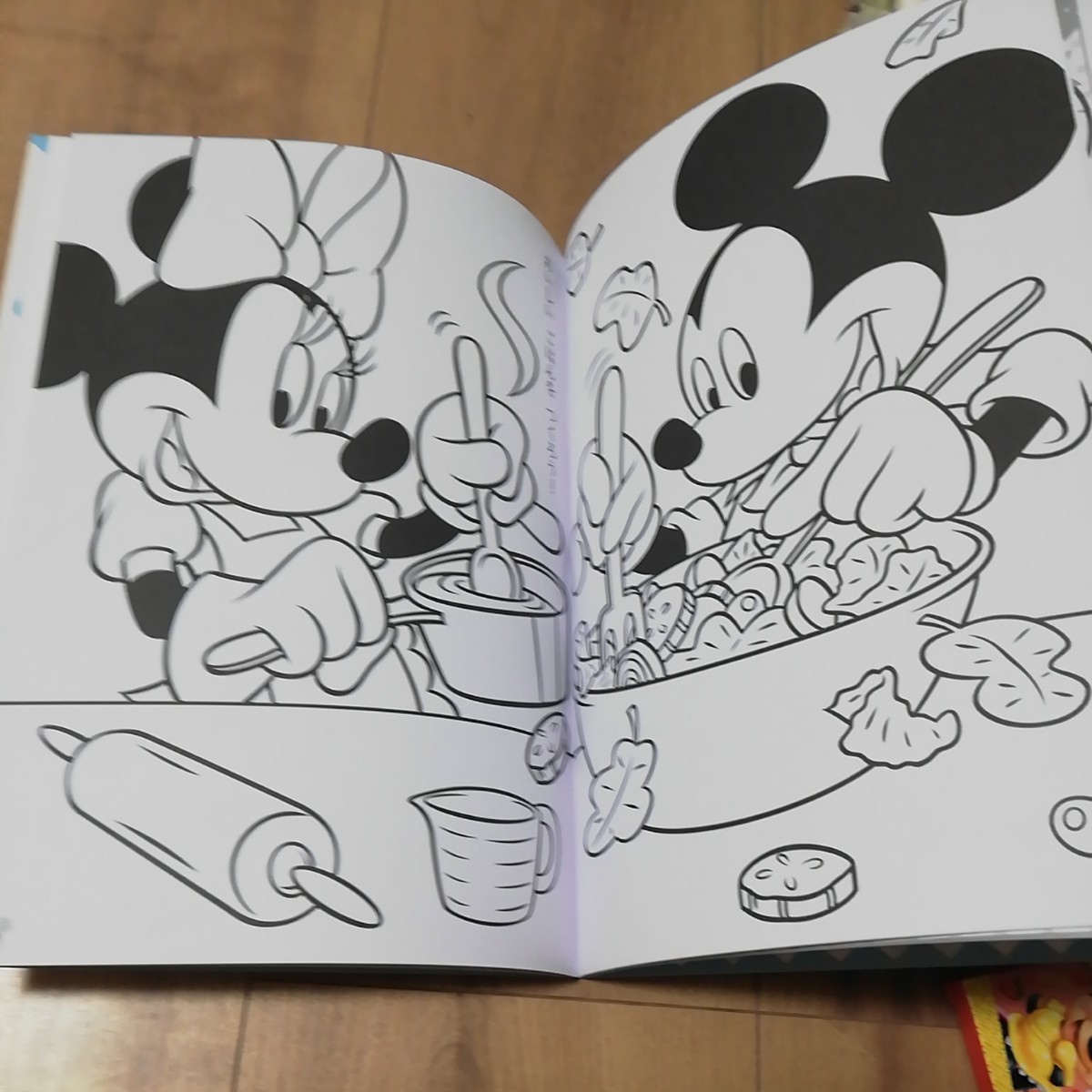 Paypayフリマ 文房具 ジャンク品 ディズニーミッキーぬりえ等
