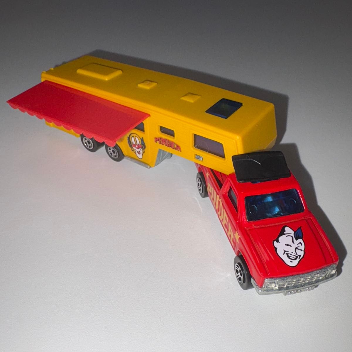 マジョレット ミニカー キャンピングカー DX トレーラー PINDER マジョレット ミニカー キャンピングカー DX トレーラー PINDER