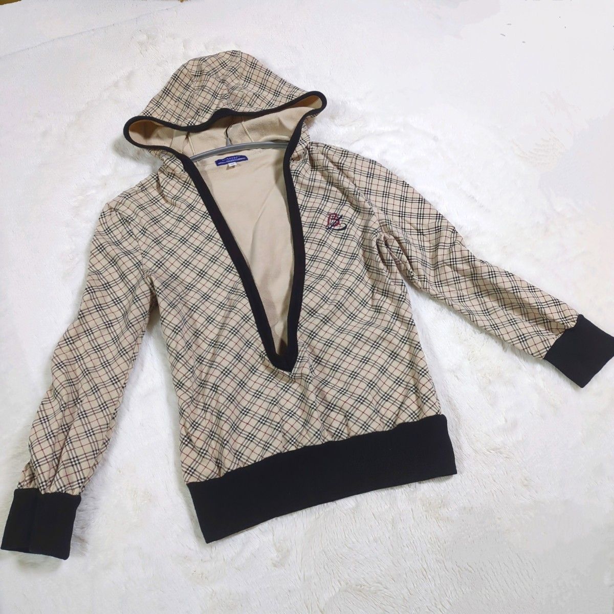 BURBERRY BLUE LABEL チェック柄パーカー 美品】BURBERRY BLUE LABEL バーバリーブルーレーベル ベージュ