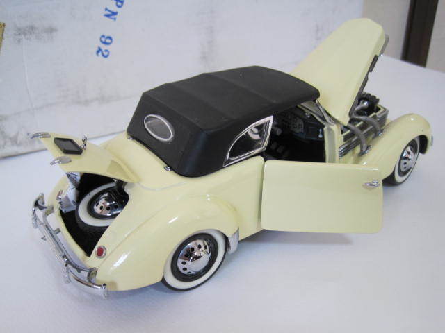 フランクリンミント　１９３７　Cord 812 Phaeton Coupe 1/24 Diecast Model car_画像4