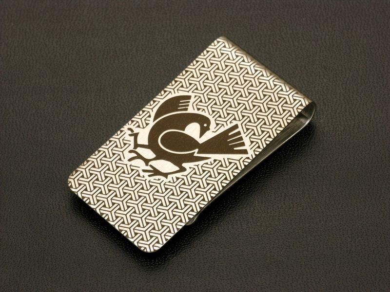 八咫烏 ヤタガラス 家紋入り マネークリップ 雑賀孫市 鈴木孫市 雑賀衆 Money Clip 戦国武将 家紋グッズ 送料無料 オーダーメイド可 Jauce Shopping Service Yahoo Japan Auctions Ebay Japan 八咫烏 ヤタガラス 家紋入り マネークリップ 雑賀孫市 鈴木孫市 雑賀衆 Money Clip 戦国武将 家紋グッズ 送料無料 オーダーメイド可 Jauce Shopping Service Yahoo Japan Auctions Ebay Japan