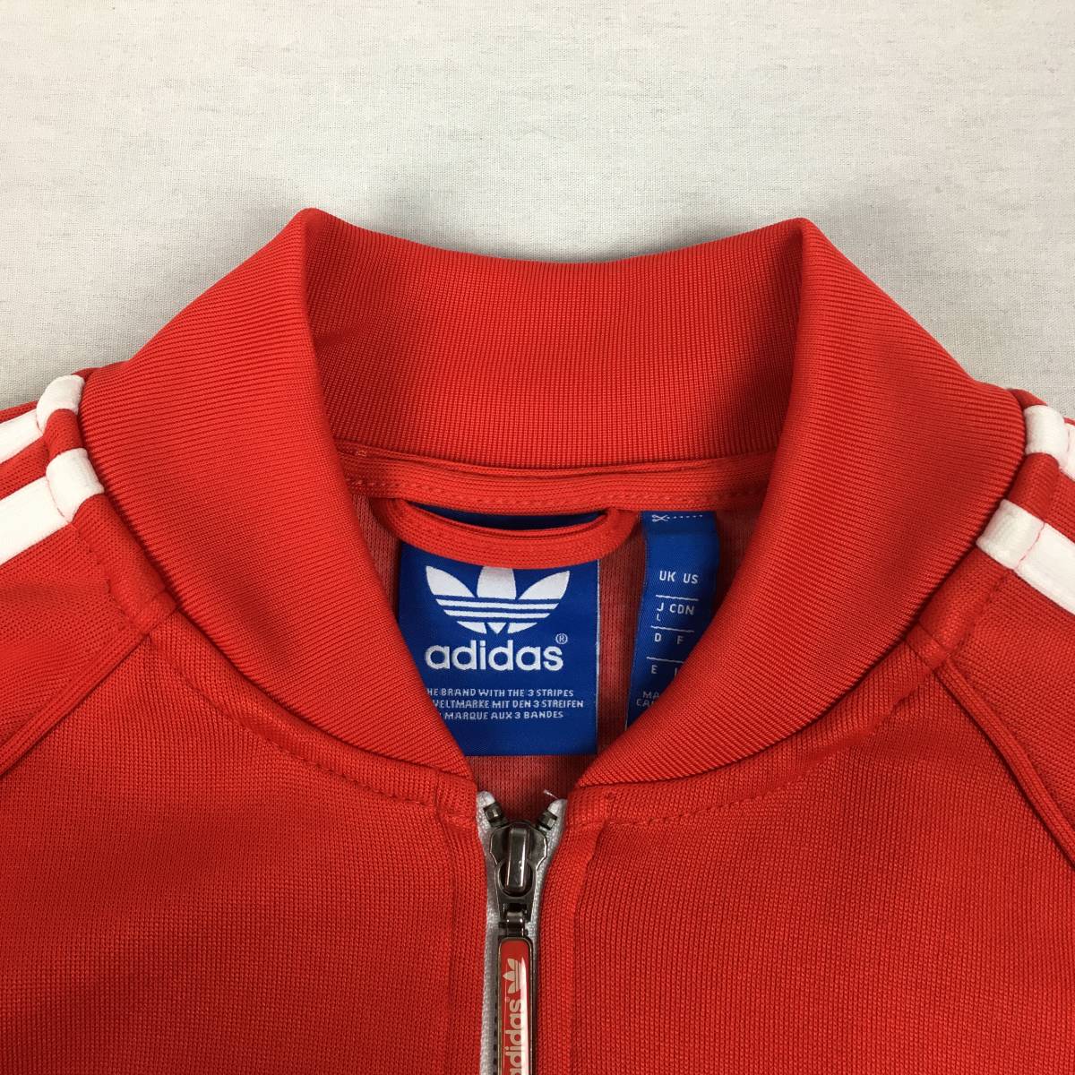 【美品】adidas Originals アディダス オリジナルス スーパースター SST AA0156 ジャージ トラックトップ レッド/ホワイト Lサイズ 三本線_画像2