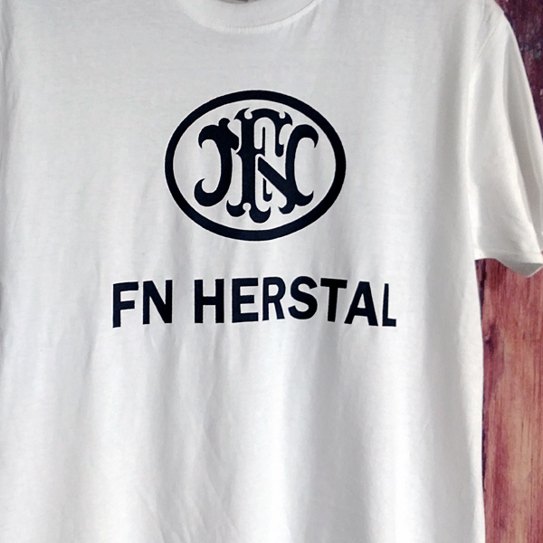 送込 FN HERSTAL スカーL ベルギー FNハースタル 半袖Tシャツ 白 Lサイズの画像1