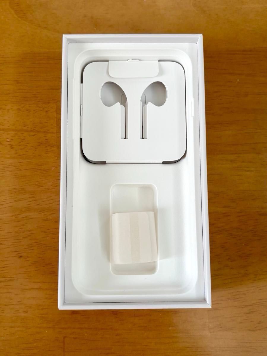 Apple iPhone8 シルバー 256GB SIMフリー 本体(箱・保護 Apple iPhone8 シルバー 256GB SIMフリー 本体(箱・保護