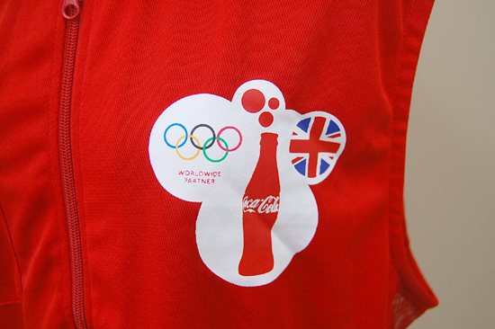 未使用 コカコーラ ベスト Lサイズ メッシュ CocaCola オリンピック ロンドン 2012 ユニフォーム 札幌発_画像2