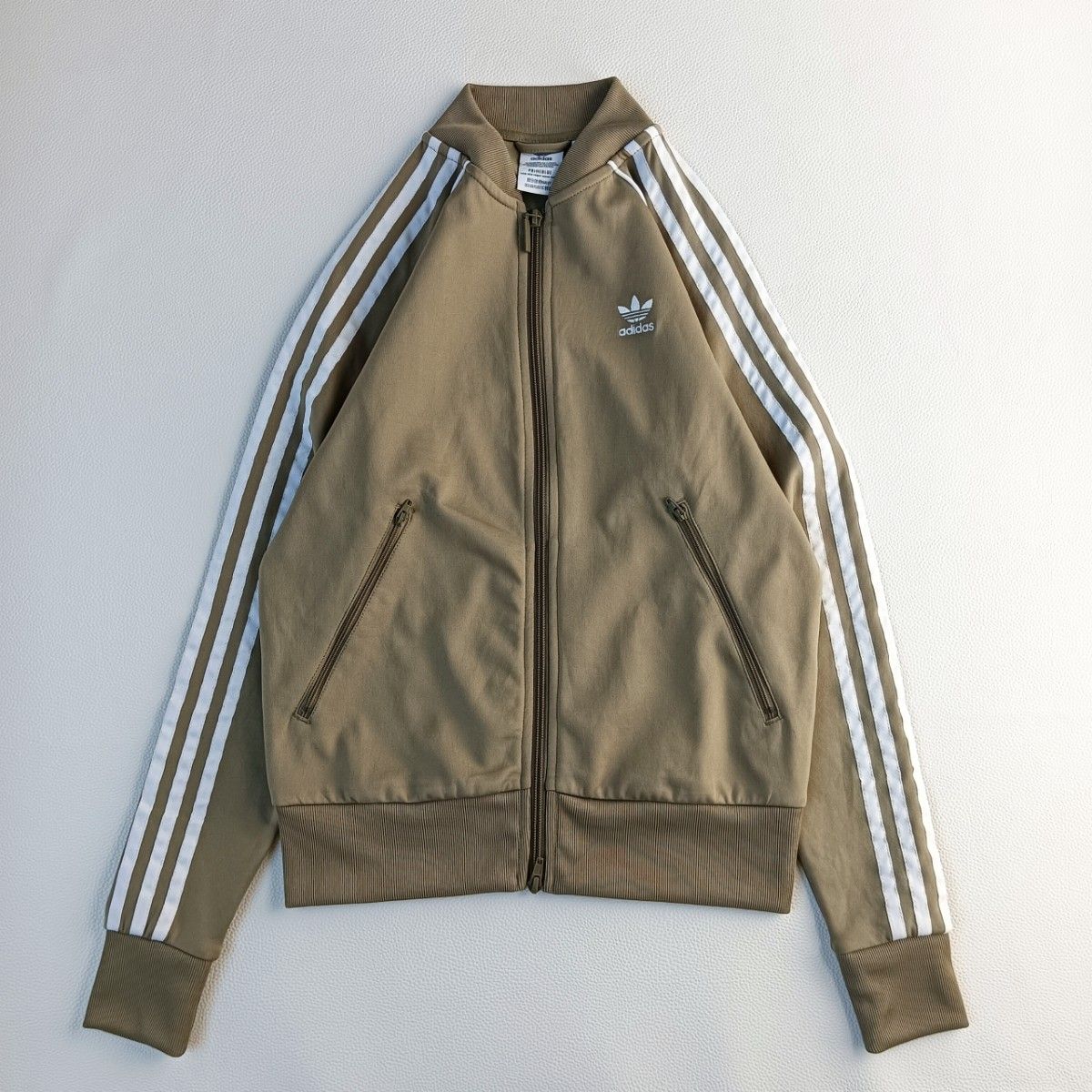 美品】 あのちゃん着用モデル adidas アディダス トラック 美品】 あのちゃん着用モデル adidas アディダス トラック