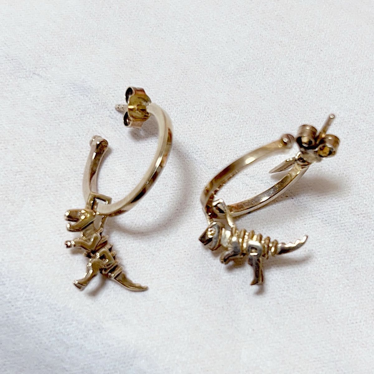 coach コーチ 恐竜ピアス フープピアス