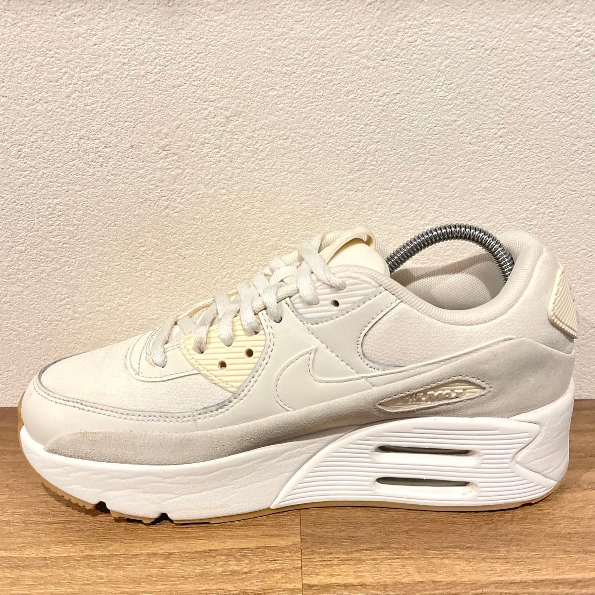 NIKE W AIR MAX 90 LV8 ナイキ エア マックス 90  ホワイトベージュ レディース FD4328-100