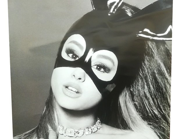 【新品 アウトレット】ポスター ARIANA GRANDE DANGEROUS WOMAN◆アリアナ グランデ デンジャラス ウーマン アーティスト 歌手 アメリカ_画像2