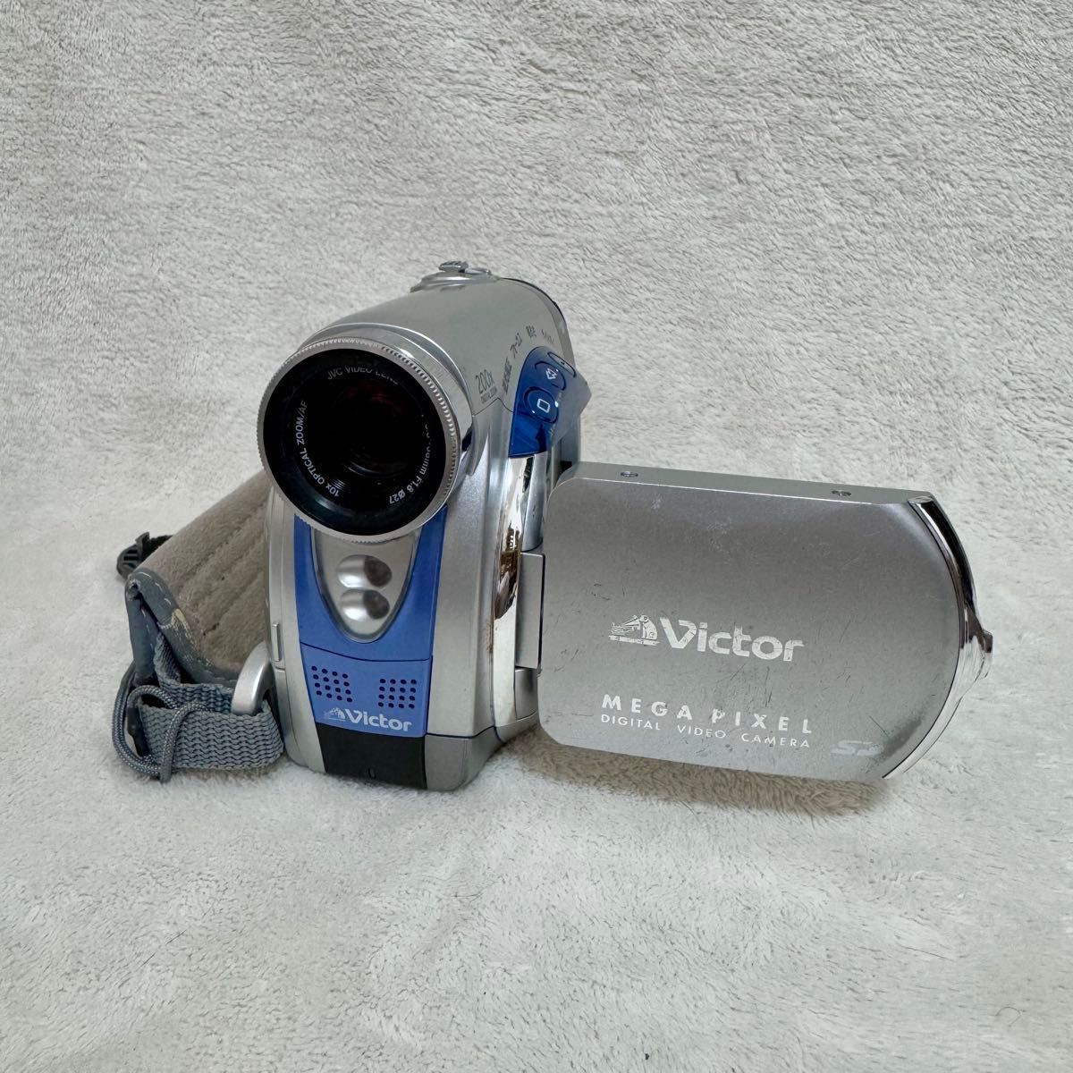 Victor ビデオカメラ 200倍デジタルズーム GR-D230-S MEGAPIXEL Victor ビデオカメラ 200倍デジタルズーム GR-D230-S MEGAPIXEL