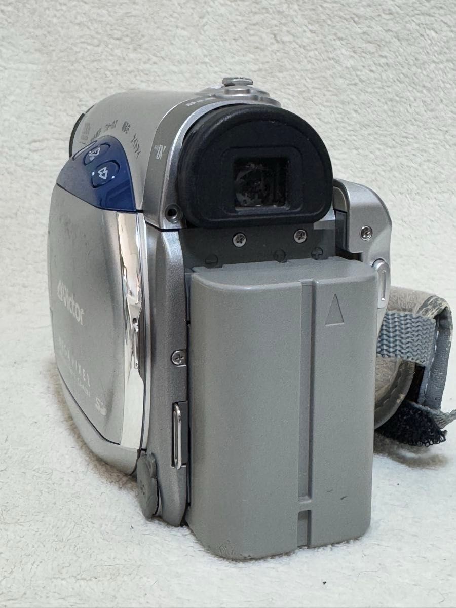 Victor ビデオカメラ 200倍デジタルズーム GR-D230-S MEGAPIXEL Victor ビデオカメラ 200倍デジタルズーム GR-D230-S MEGAPIXEL