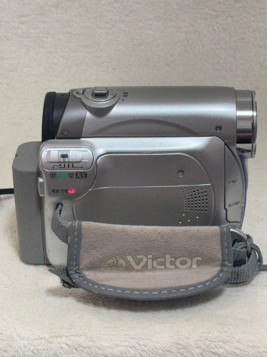 Victor ビデオカメラ 200倍デジタルズーム GR-D230-S MEGAPIXEL Victor ビデオカメラ 200倍デジタルズーム GR-D230-S MEGAPIXEL