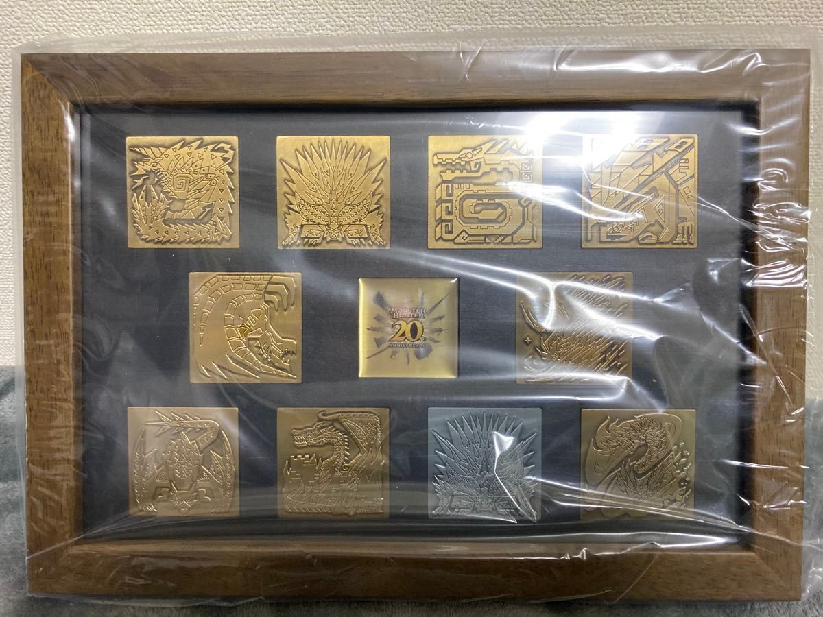モンスターハンター20周年 大狩猟展 額装ピンズセット
