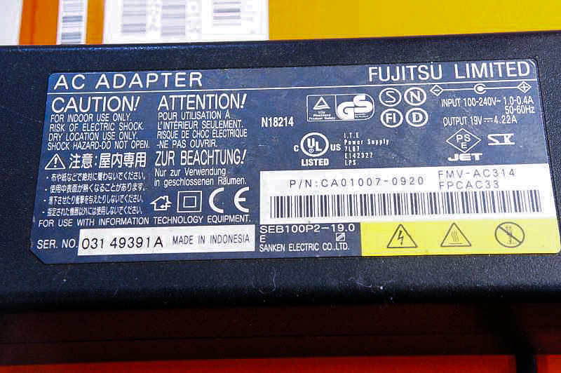  Fujitsu AC источник питания [FMV-AC314] /LH52/C,SH76/C,SH53/C,SH76/CN,SH53/CN и т.п. соответствует 7674