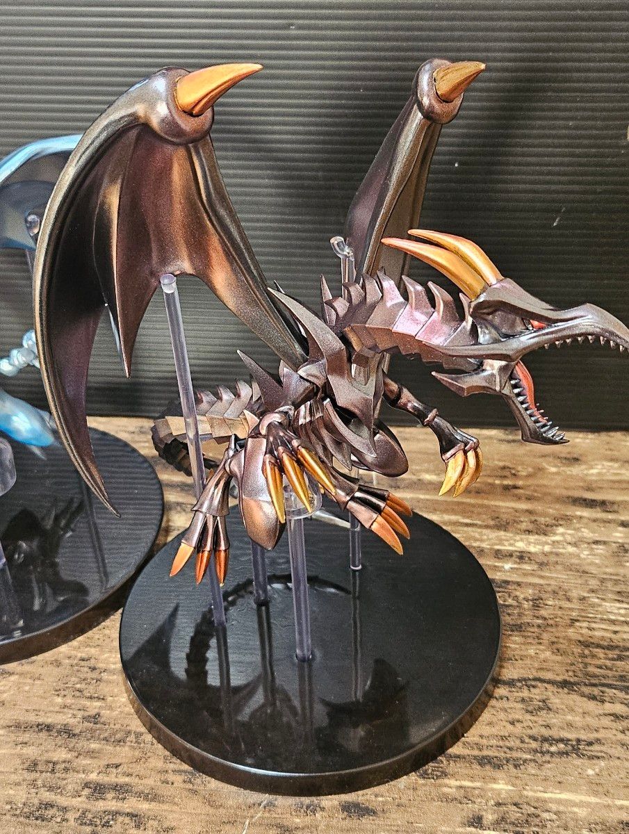 遊戯王真紅眼の黒竜レッドアイズ・ブラック・ドラゴン&青眼の白 遊戯王真紅眼の黒竜レッドアイズ・ブラック・ドラゴン&青眼の白