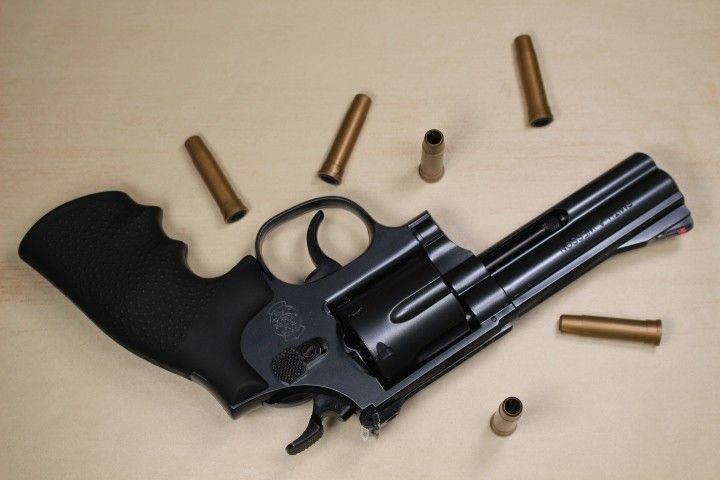 あぶない刑事 タカ仕様 クラウンモデル S&W M586ブラックモデル あぶない刑事 タカ仕様 クラウンモデル S&W M586ブラックモデル