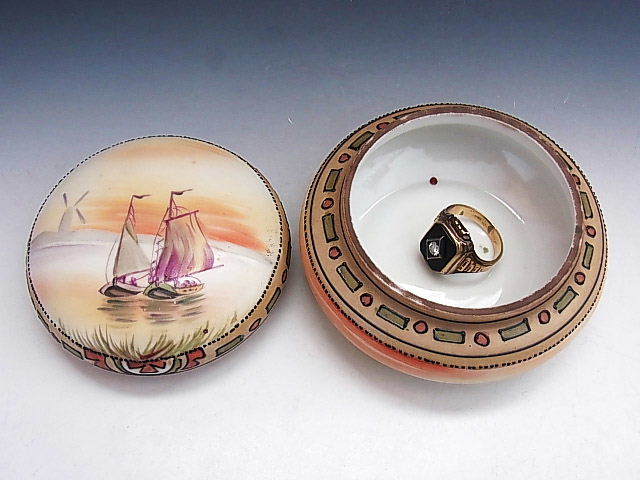  cover thing two .. yacht .to Lynn Kett box * Old Noritake 