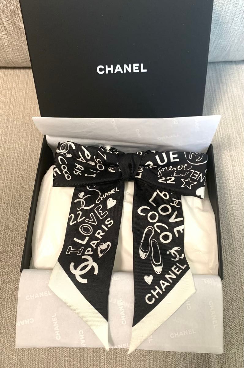新品 シャネル CHANEL シュシュ ヘアアクセサリー 新作 25p レア 新品 シャネル CHANEL シュシュ ヘアアクセサリー 新作 25p レア