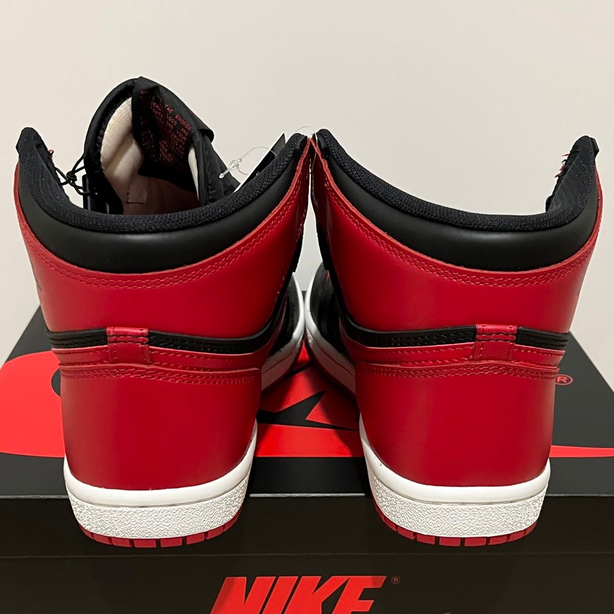 新品26 5/2025版 Nike Air Jordan 1 High 85 Bredナイキ エア 新品26 5/2025版 Nike Air Jordan 1 High 85 Bredナイキ エア