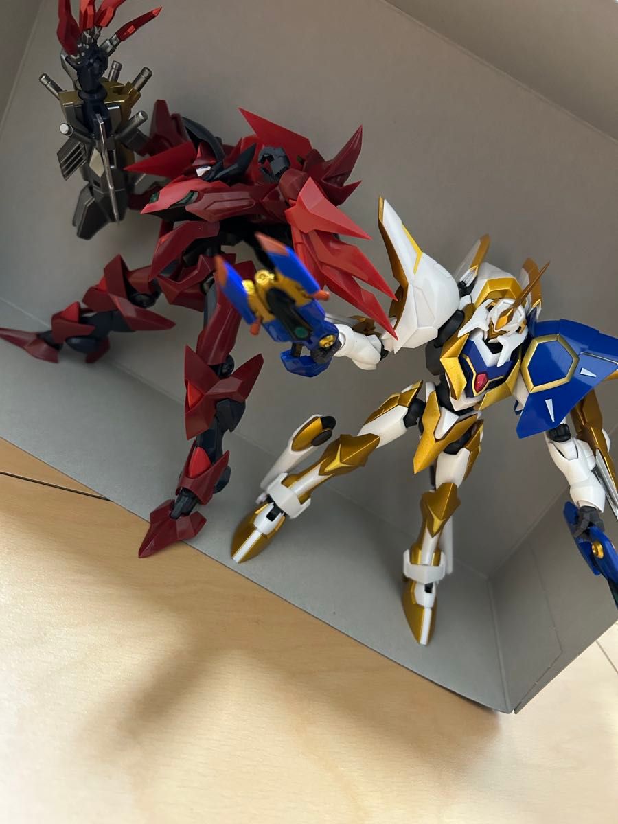 ROBOT魂 「ランスロットsiN+紅蓮特式」中古2点セット 箱無 取説 ROBOT魂 「ランスロットsiN+紅蓮特式」中古2点セット 箱無 取説