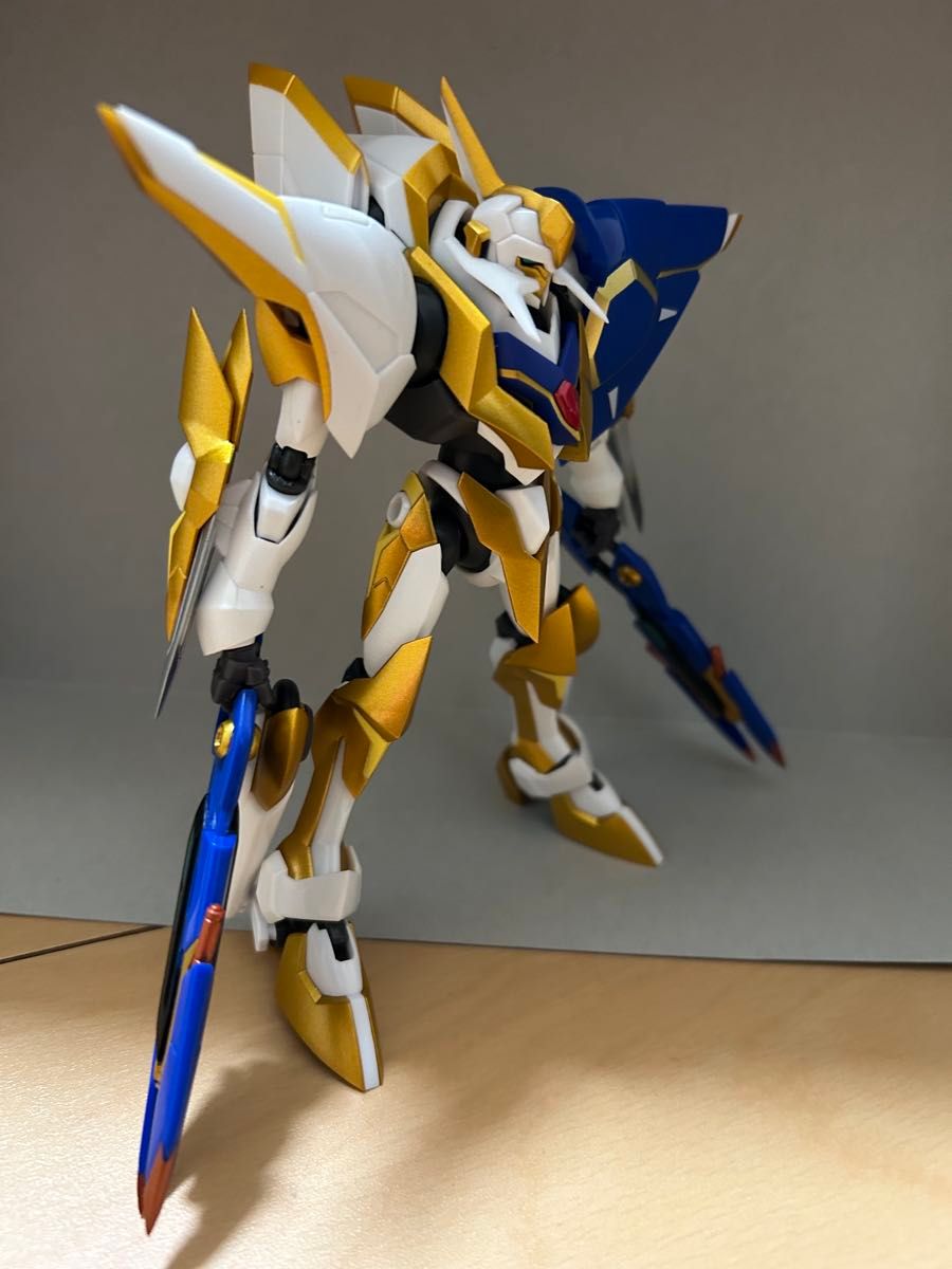 ROBOT魂 「ランスロットsiN+紅蓮特式」中古2点セット 箱無 取説 ROBOT魂 「ランスロットsiN+紅蓮特式」中古2点セット 箱無 取説
