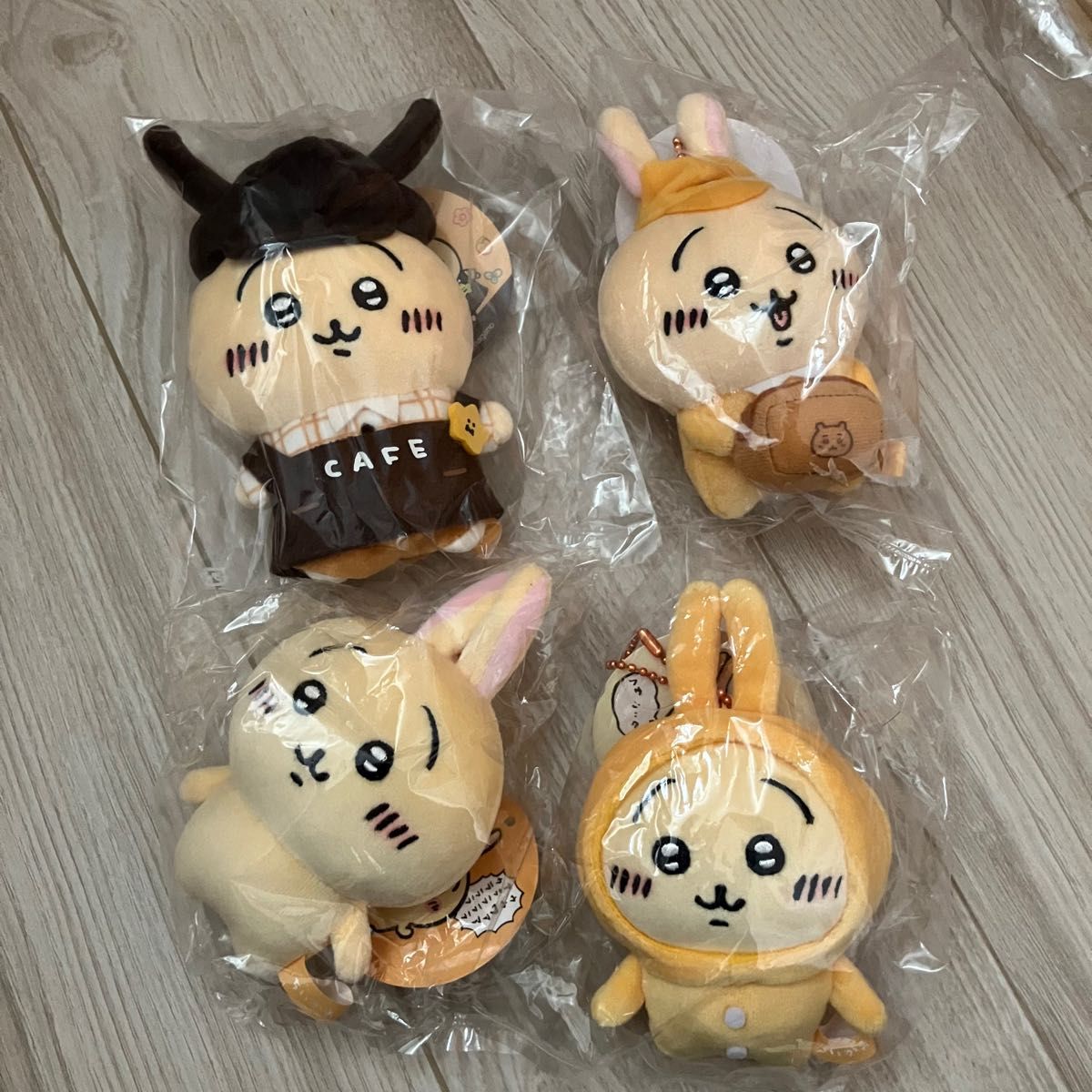 ちいかわ うさぎ4点セット 働くスタッフさん カフェ 店員 ちいかわ うさぎ4点セット 働くスタッフさん カフェ 店員