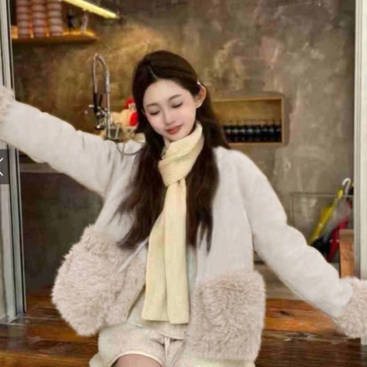 GRL》SOLDOUT品 ミニショルダー付きノーカラーファージャケット GRL》SOLDOUT品 ミニショルダー付きノーカラーファージャケット