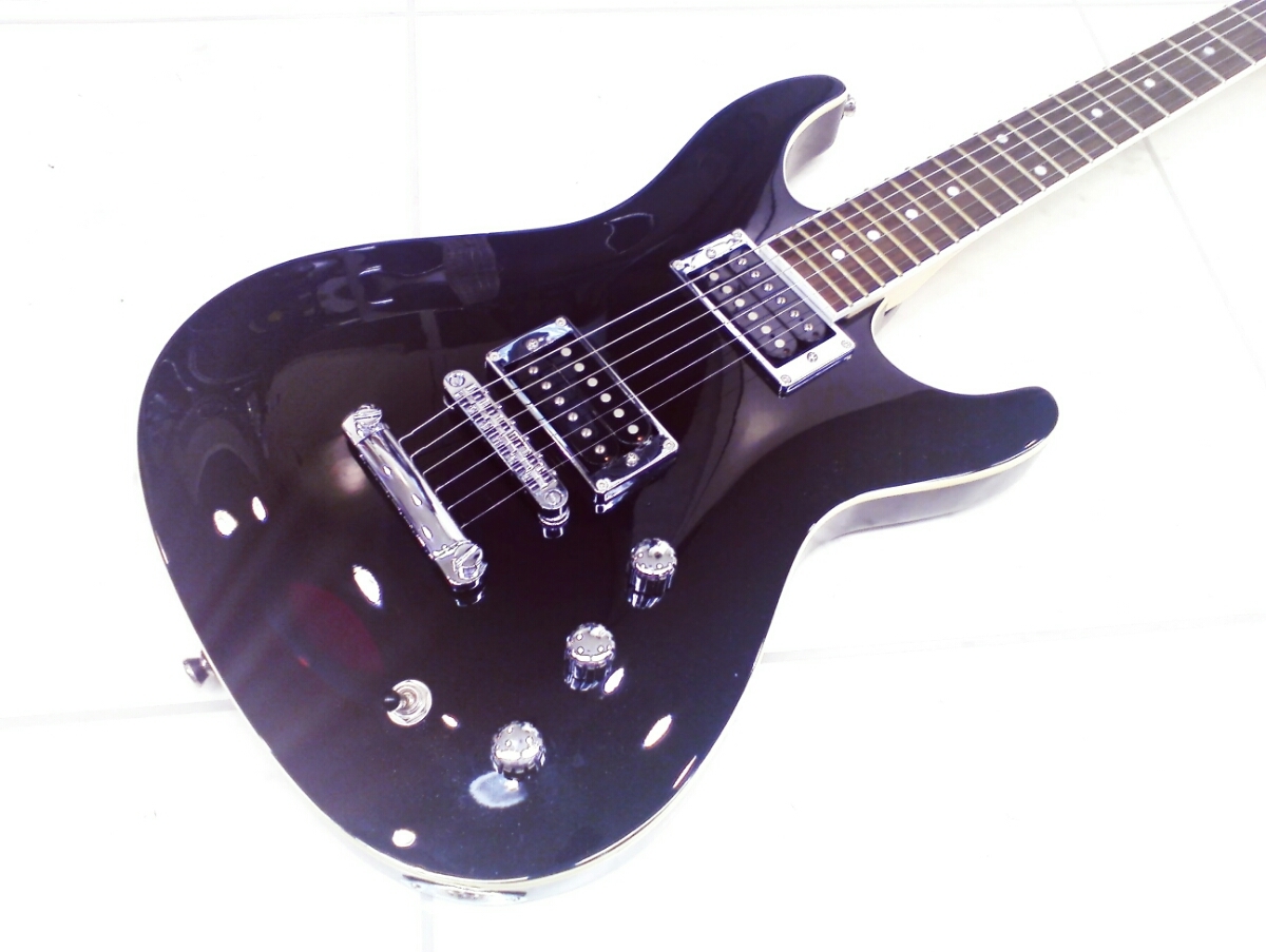 即決 エレキギター ストラトキャスター系 上品な ストラト 高質 Ibanes ブラック アイバニーズ ソフトケース付きです 黒