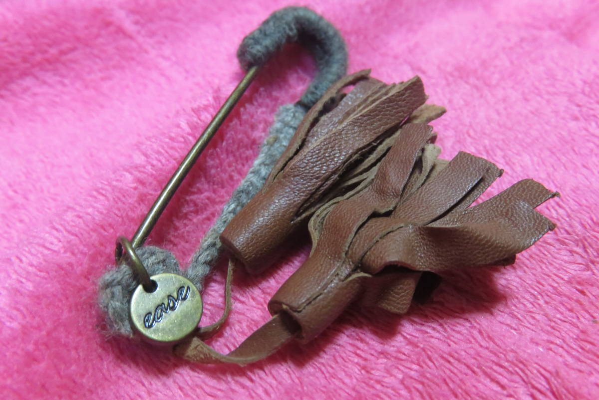 M0863 brooch leather scarf clip stole clip 