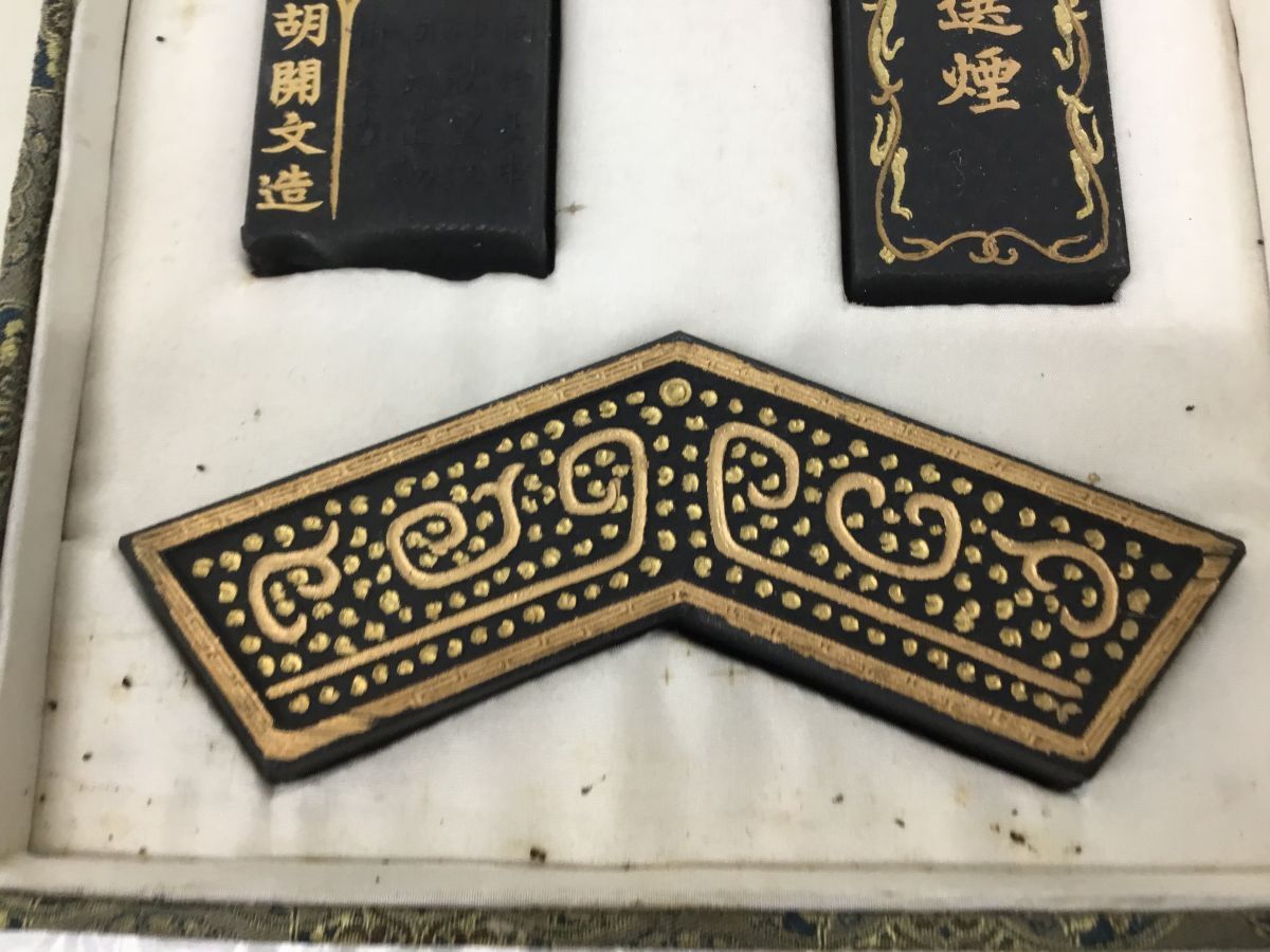 D605-60【保管品】中国墨 四種古墨 胡開文 山郷圃選墨 五清 青琅 D605-60【保管品】中国墨 四種古墨 胡開文 山郷圃選墨 五清 青琅