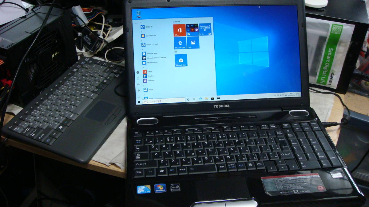 Windows10 Intel P8700 2.53GHz メモリ4GB SSD80GB TOSHIBA Dynabook EX/56KBLKS 送料無料