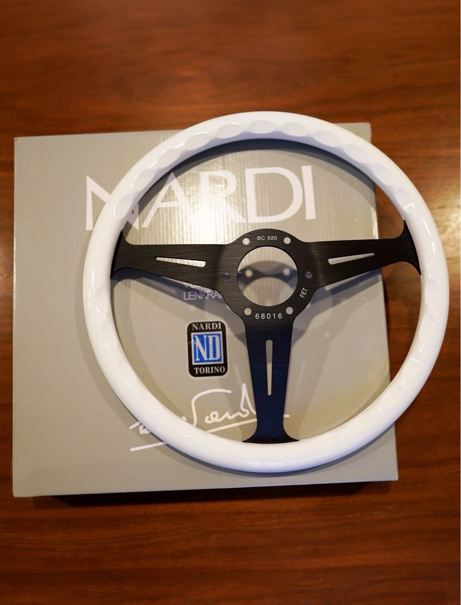 NARDIクラシック ホワイトステアリング 14インチ ナルディ(NARDI)クラシック ホワイトステアリング 14インチ