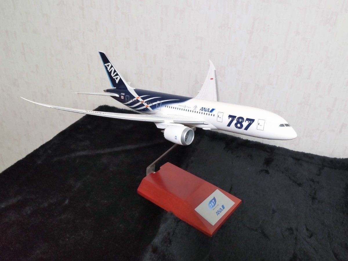 ANA 787-8 JA801A 特別塗装 1/200 スタンド付|Yahoo!フリマ(旧 ANA 787-8 JA801A 特別塗装 1/200 スタンド付|Yahoo!フリマ(旧