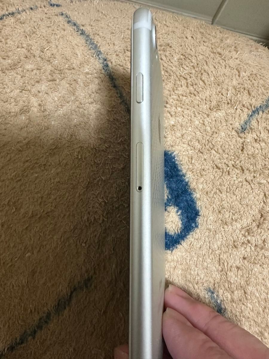 【中古】iPhone7 32GB シルバー SIMロック解除済み 【中古】iPhone7 32GB シルバー SIMロック解除済み
