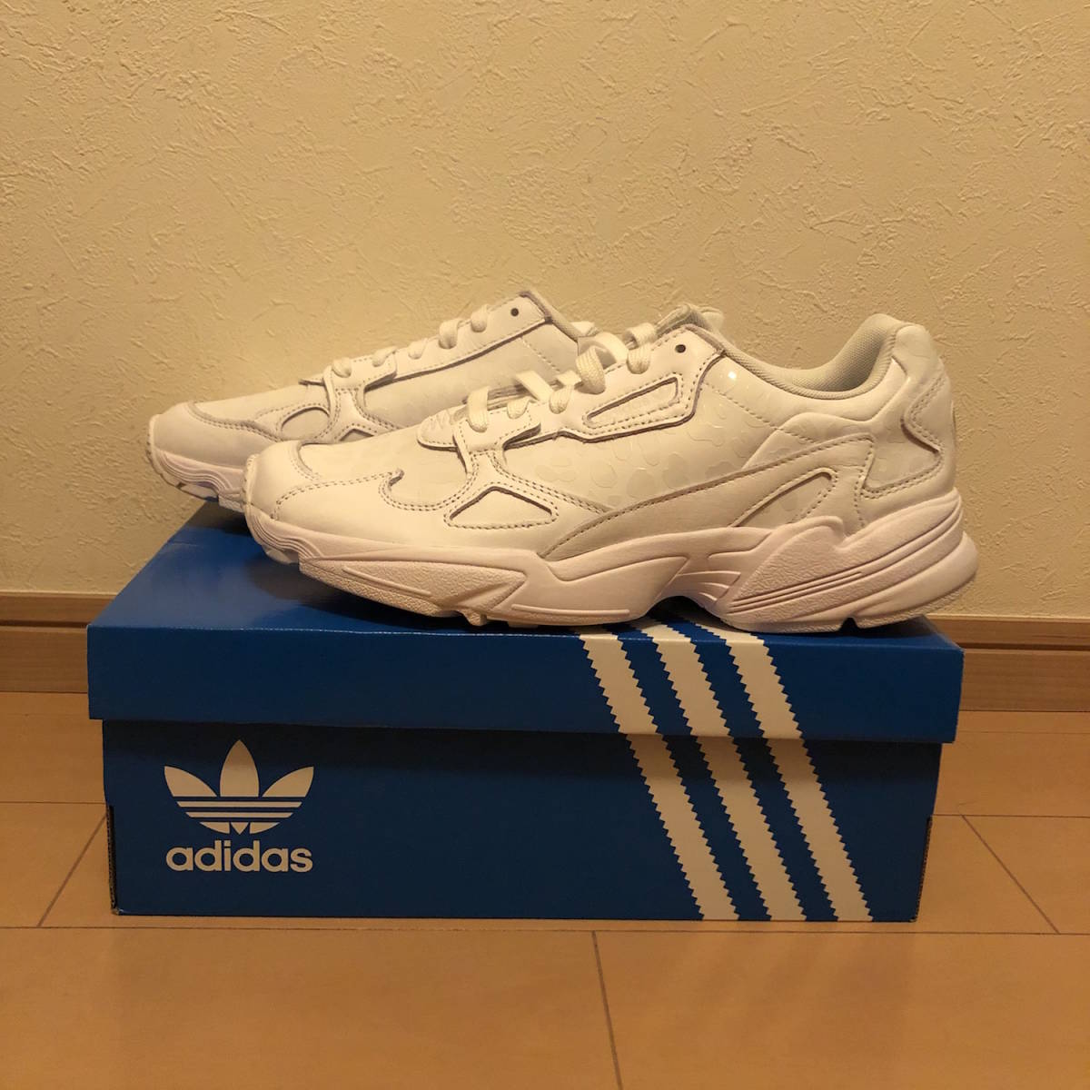 adidas falcon size 11