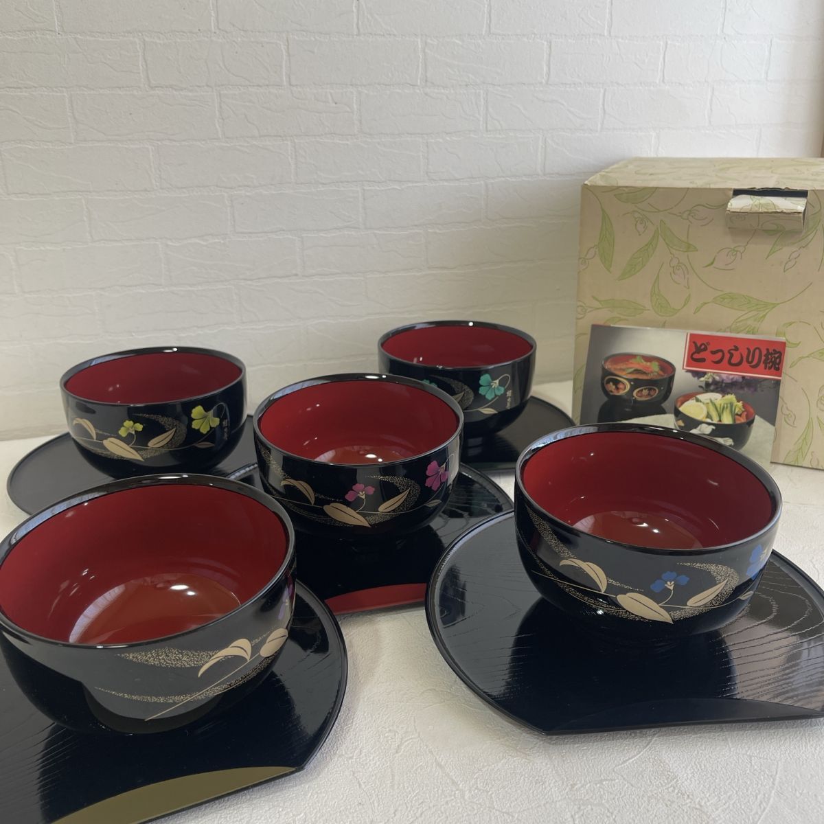 ☆【未使用品】桂由美 どっしり碗 多用盆セット 5客 花柄 柄あり ☆【未使用品】桂由美 どっしり碗 多用盆セット 5客 花柄 柄あり