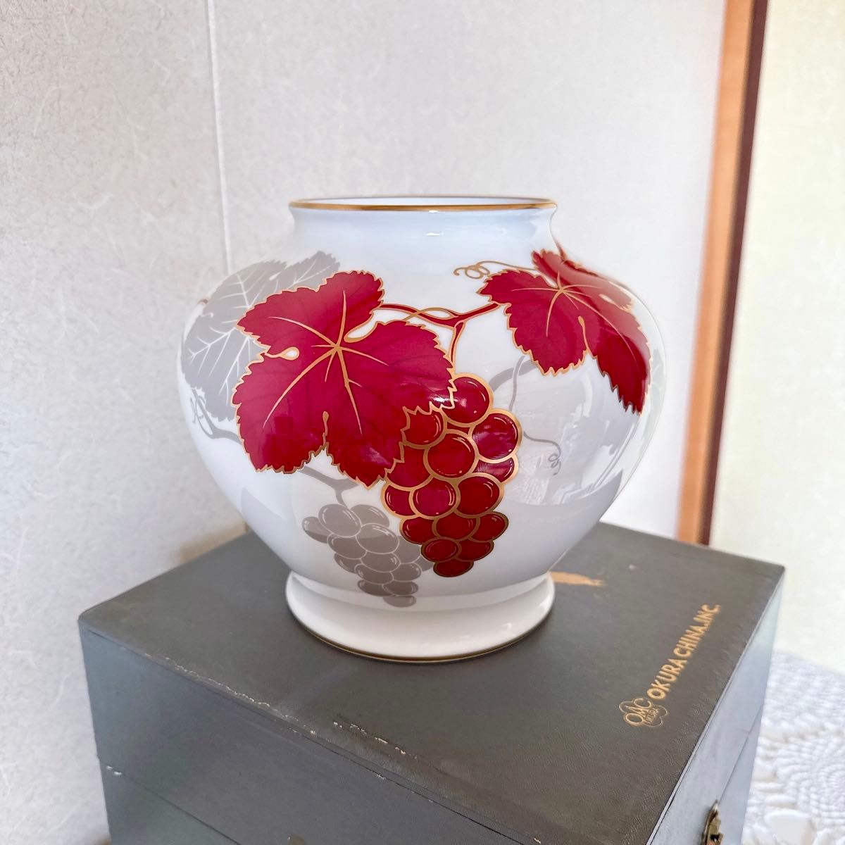 68/大倉陶園 花瓶 金彩 赤葡萄柄 花器|Yahoo!フリマ(旧PayPay 68/大倉陶園 花瓶 金彩 赤葡萄柄 花器|Yahoo!フリマ(旧PayPay