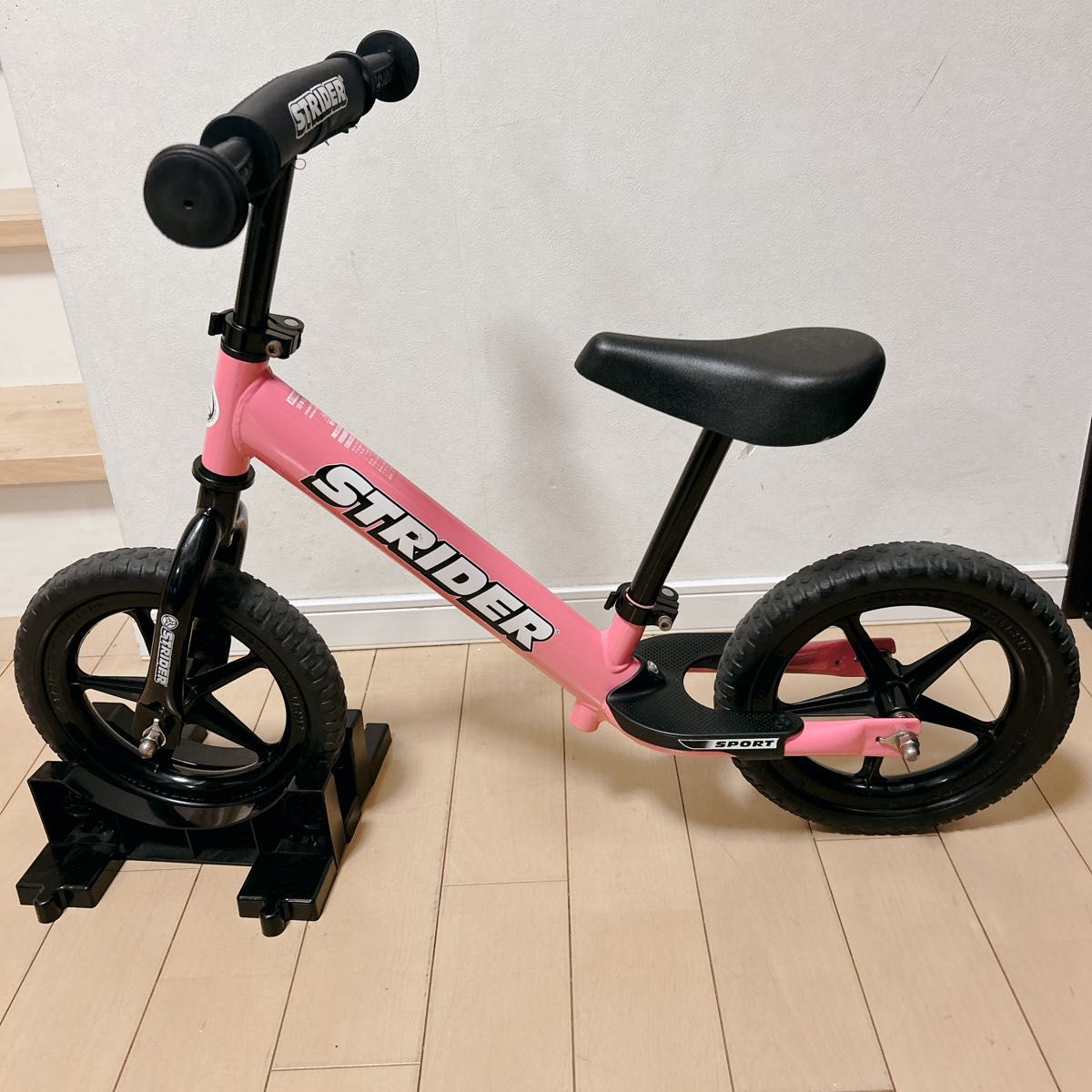 美品】STRIDER ストライダー スポーツ ピンク 説明書 スタンド付