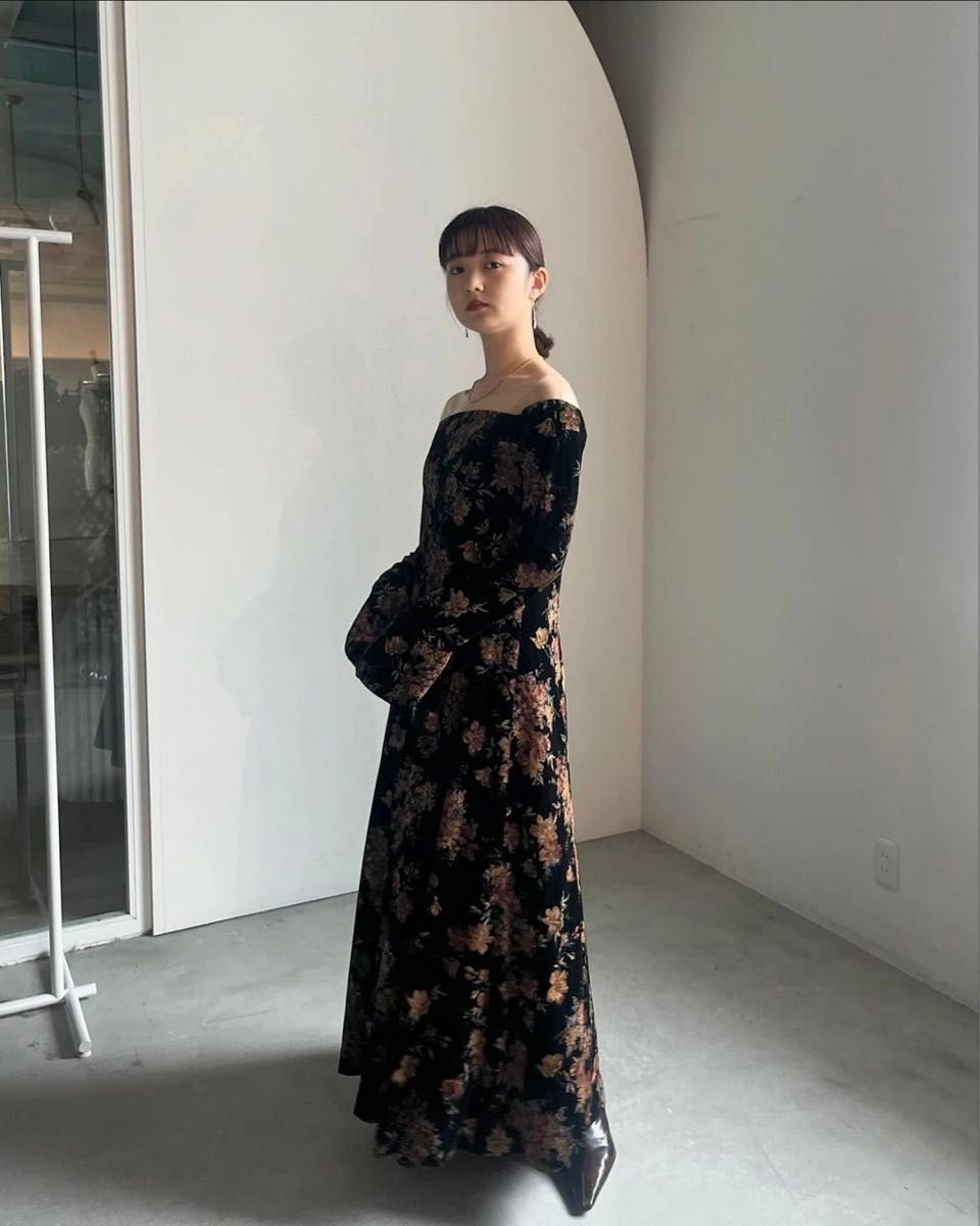 AMERI FLOWER PRINT VELOUR DRESS 4|Yahoo!フリマ(旧PayPay AMERI FLOWER PRINT VELOUR DRESS 4|Yahoo!フリマ(旧PayPay