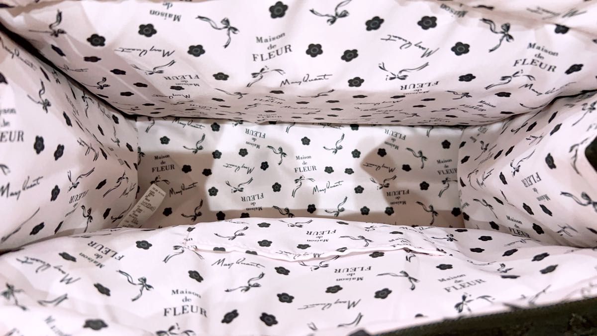 メゾンドフルール MARY QUANT フリルスクエアトートMバッグ メゾンドフルール MARY QUANT フリルスクエアトートMバッグ